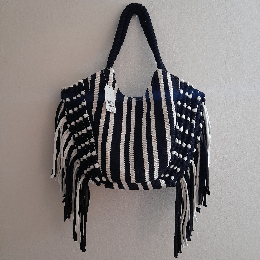 ● Time & True | Fringe Woven Tote Bag - Picture 10 of 11